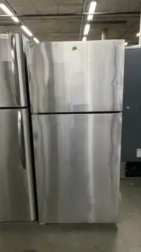Réfrigérateur Whirlpool à seulement 525$ taxes incluses et garantis 1 an