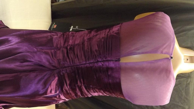 New Short Satin Knee Length Prom Ball Dress Purple, Size 6 in Women's - Dresses & Skirts in Ottawa / Gatineau Area - Image 2
