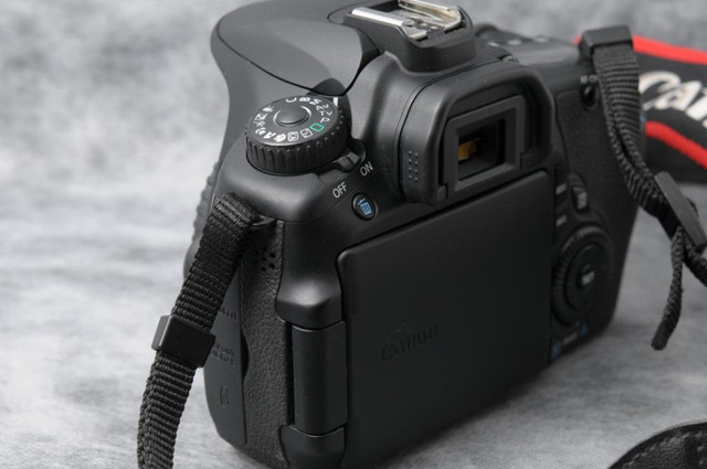 Canon EOS 60D Body + Battery, Charger &amp; Strap (ID: C-664) in Cameras & Camcorders - Image 3