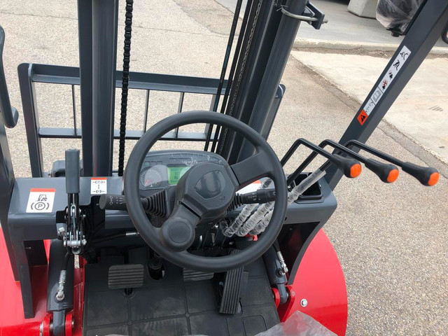 NEW CANLIFT DUAL FUEL 4000 LBS FORKLIFT FG18L1 in Other Business & Industrial in Alberta - Image 2