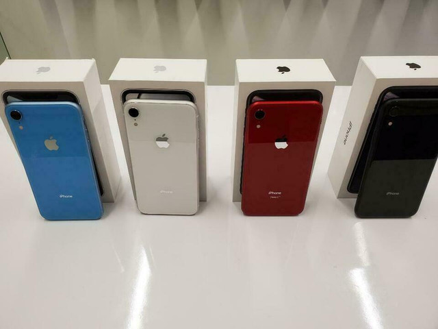 iPhone XR 64GB, 128GB 256GB CANADIAN MODELS NEW CONDITION WITH ACCESSORIES 1 Year WARRANTY INCLUDED in Cell Phones in British Columbia