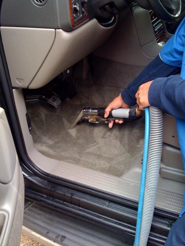 Portable Carpet and Upholstery Cleaning Machines, Commercial Residential in Other Business & Industrial in Toronto (GTA) - Image 3