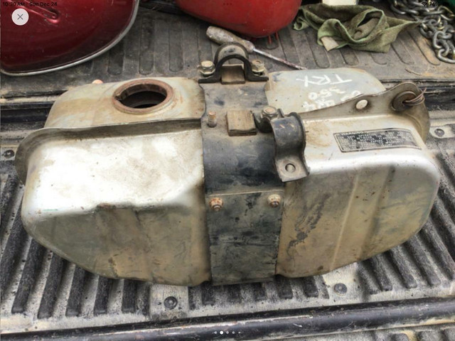1986-1991 Honda TRX350 TRX 350 4X4 Tank in Motorcycle Parts & Accessories - Image 2