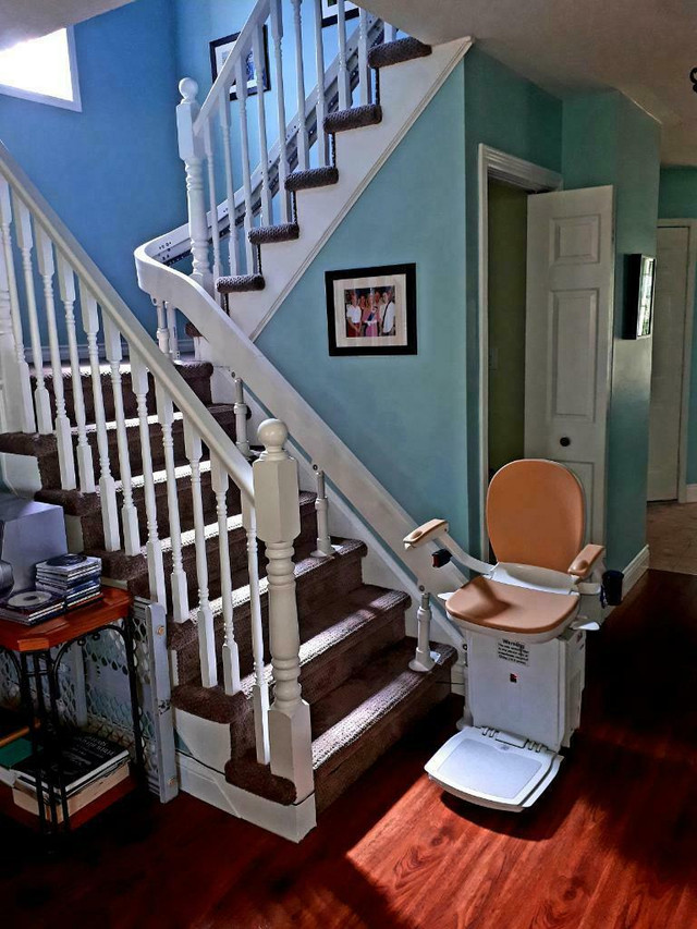 Need a used stair lift?! Installed with warranty. Also chair removals!! Acorn Stannah Bruno Stairlift Chairlift Glide in Health & Special Needs in Trenton - Image 3