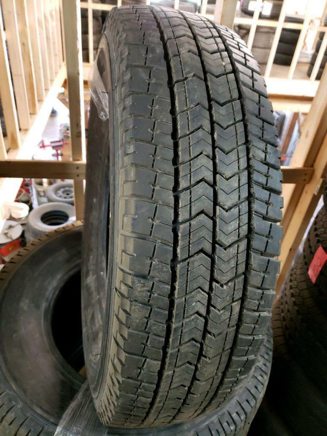 4 pneus d'été LT235/80/17 120/117R Michelin Primacy XC 15.5% d'usure, mesure 11-11-11-11/32 in Tires & Rims in Québec City - Image 2