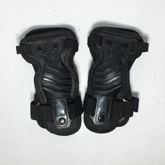 Firefly Adult Roller Skating Wrist Guards - Size XL - Pre-owned - G74VEG in Skates & Blades in Calgary - Image 3