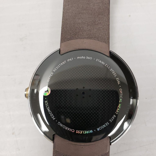 (35380-1) Motorola Moto360 Smart Watch in General Electronics in Alberta - Image 3