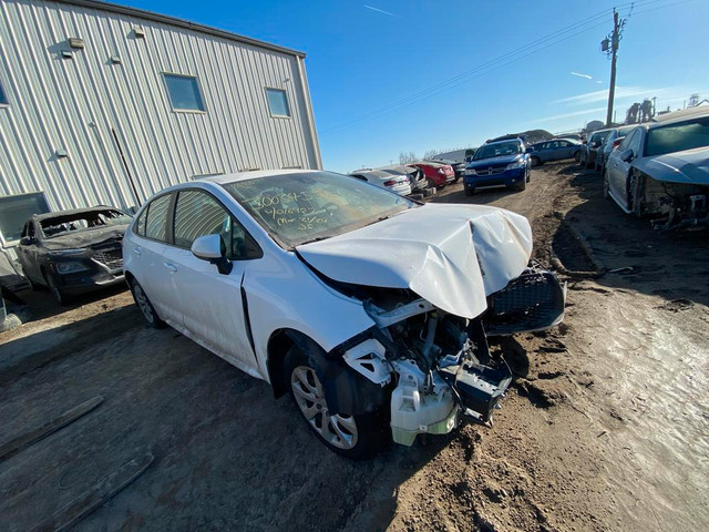 2020 TOYOTA COROLLA LE: *ONLY FOR PARTS* in Auto Body Parts - Image 2