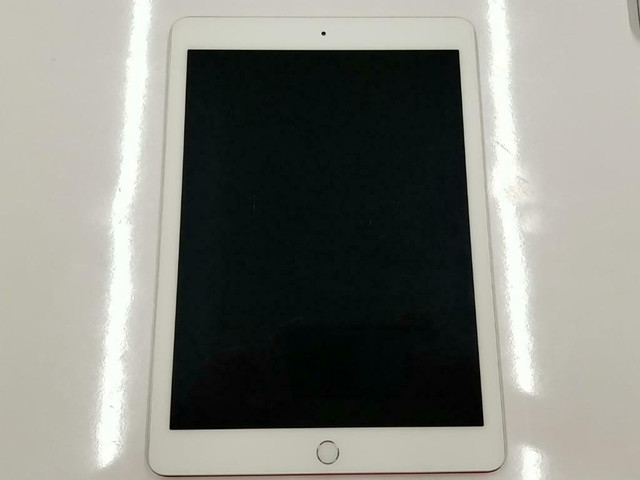 iPad Pro (2016) 9.7 10.5 12.9 32GB 128GB 256GB CANADIAN MODEL NEW CONDITION WITH ACCESSORIES 1 Year WARRANTY INCLUDED in iPads & Tablets in Ontario