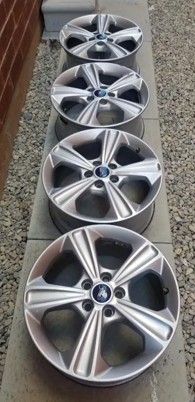 FORD  ESCAPE   FACTORY OEM 17 INCH ALLOY WHEEL SET OF FOUR IN  EXCELLENT     CONDITION   WITH  SENSORS