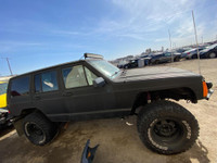 1989 JEEP CHEROKEE: ONLY FOR PARTS