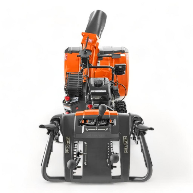 HOC HUSQVARNA ST324 24 INCH RESIDENTIAL SNOW BLOWER + SUBSIDIZED SHIPPING in Power Tools - Image 3