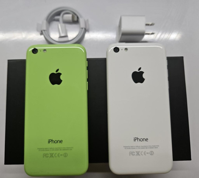 iPhone 5C 8GB 16GB CANADIAN MODELS NEW CONDITION With New Accessories Unlocked 1 Year WARRANTY!!! in Cell Phones in British Columbia
