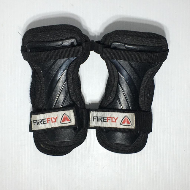 Firefly Adult Roller Skating Wrist Guards - Size XL - Pre-owned - G74VEG in Skates & Blades in Calgary - Image 4