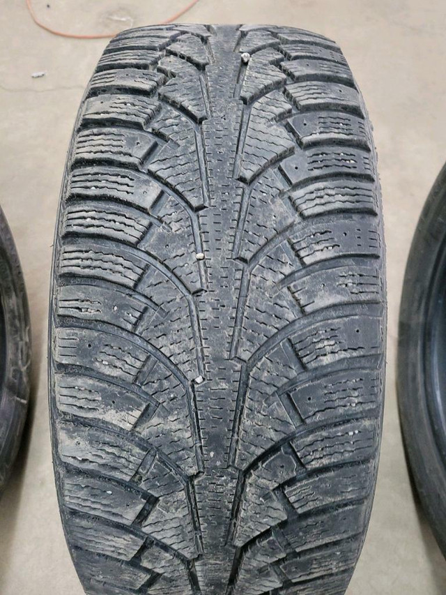 4 pneus d'hiver P235/55R17 103T Nokian Nordman 5 33.5% d'usure, mesure 8-8-8-8/32 in Tires & Rims in Québec City - Image 4