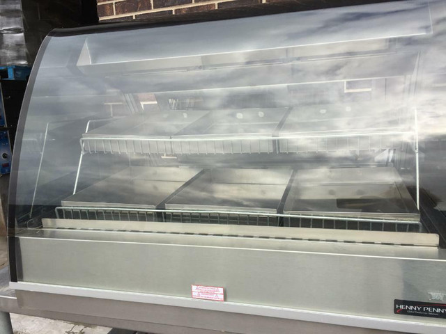 Henny Penny Hot Food Merchandiser Curved Glass Display Case HMR-103 in Industrial Kitchen Supplies in Toronto (GTA) - Image 2