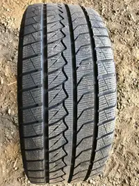 4 pneus d'hiver P235/50R18 101V Farroad FRD79 10.0% d'usure, mesure 9-9-9-9/32