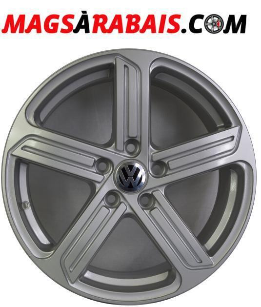 Mags 17POUCE Volkswagen + PNEUS HIVER DISPONIBLE **LIQUIDATION* in Tires & Rims in Québec