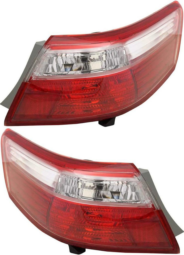 Tail light lumière feu arrière Toyota Camry 07-09 in Auto Body Parts in Greater Montréal