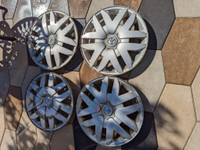 TOYOTA CAMRY / COROLLA / SIENNA  OEM USED   16     INCH WHEEL COVER SET OF FOUR.