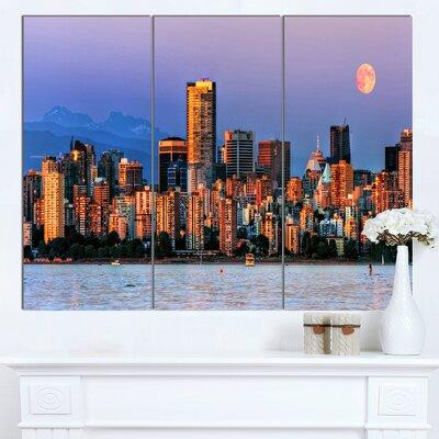 Made in Canada - Design Art 'Vancouver Downtown Skyscrapers' 3 Piece Photographic Print on Wrapped Canvas Set in Arts & Collectibles
