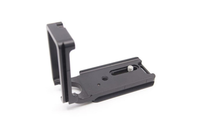 L-Bracket for Sony a7R III     (ID-129(SB))  BJ PHOTO in Cameras & Camcorders - Image 2