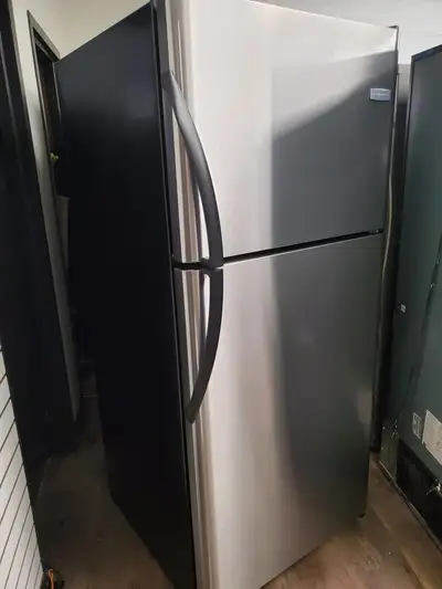Stainless steel Frigidaire fridge top freezer (30 wide), 6 months warranty