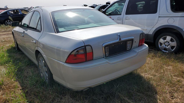 Parting out WRECKING: 2004 Lincoln LS in Other Parts & Accessories - Image 4