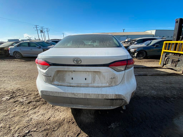 2020 TOYOTA COROLLA LE: *ONLY FOR PARTS* in Auto Body Parts - Image 4