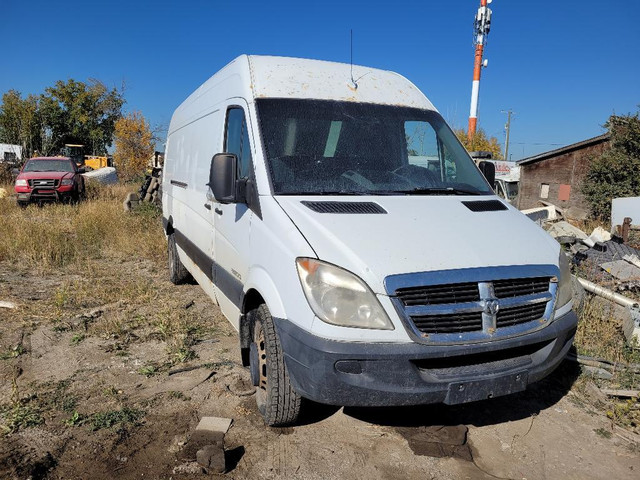 2007 Dodge Sprinter 3500 170WB 3.0L Diesel For Parting Out in Auto Body Parts in Saskatchewan - Image 3