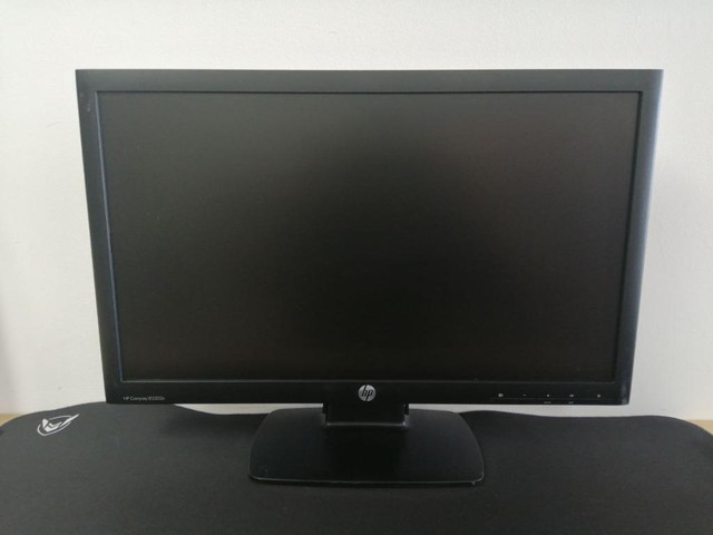 6 Months warranty Uniway Regent 22 inch HP monitor on sale No HDMI 1080P FULL HD in Desktop Computers in Winnipeg