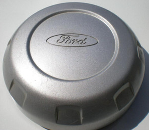 Ford E150 2004-2006 HUB CAP wheel cover enjoliveur hubcap couvercle center cap de roue *** MONTRÉAL & RIVE-SUD *** Greater Montréal Preview