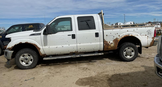 2011 Ford F350 Crew Cab 6.2L 4x4 Parting Out in Auto Body Parts in Saskatchewan - Image 3