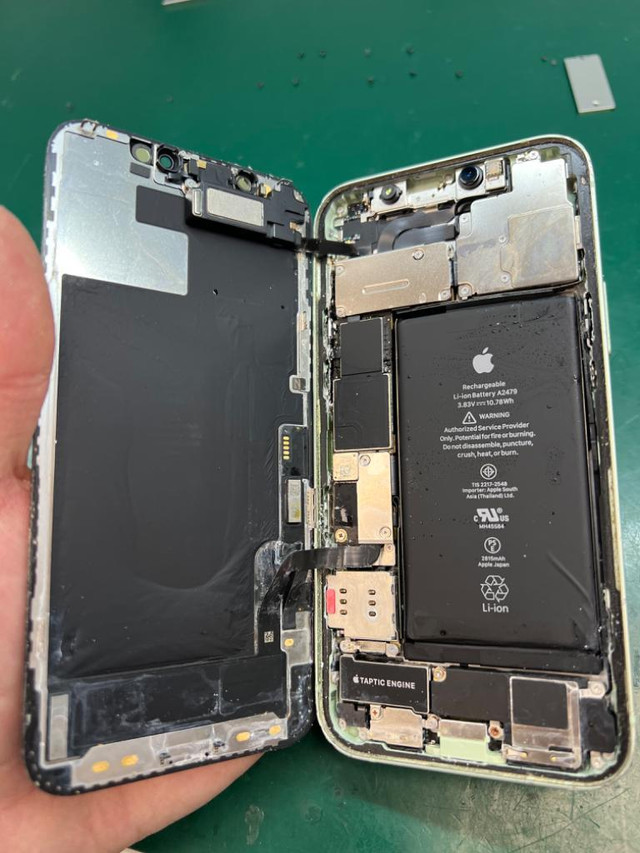 ( 2 LOCATION REPAIR ) Phone screen REPAIR ON SALE, Samsung+iPad+iWatch Broken screen, LCD, battery, charging, back glass in Cell Phone Services in Mississauga / Peel Region - Image 4