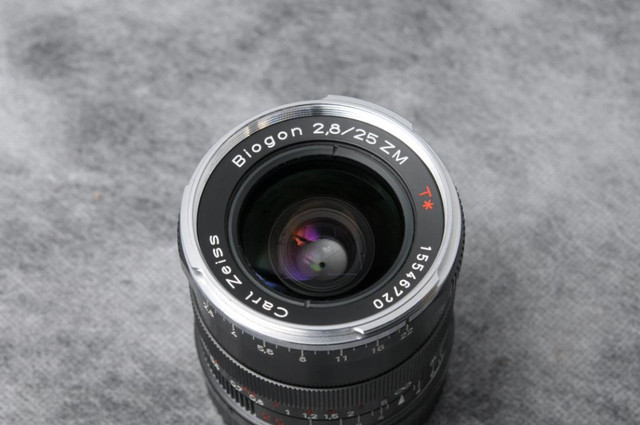 Zeiss Biogon T* 25mm F/2.8 Leica M-Mount  + B+W 46mm UV Haze Filter (ID: 1653) in Cameras & Camcorders - Image 3