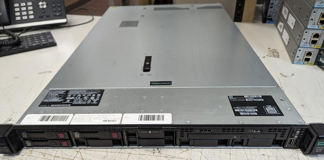 Server   HPE DL360 G10, 2 x Xeon Gold 6130, 128GB RAM, 3x 150GB 2.5 SATA SSD, RAID Controller included , No OS, in Servers in Québec