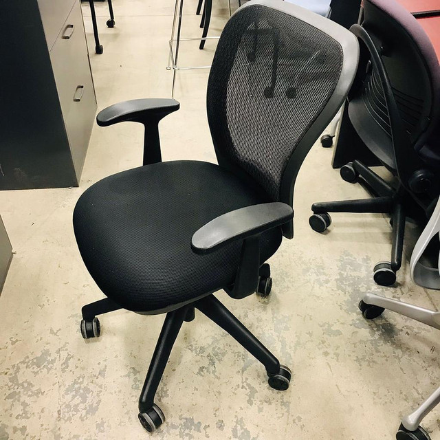 Nightingale Office Chair in Excellent Condition-Call us now! in Chairs & Recliners in Toronto (GTA) - Image 2