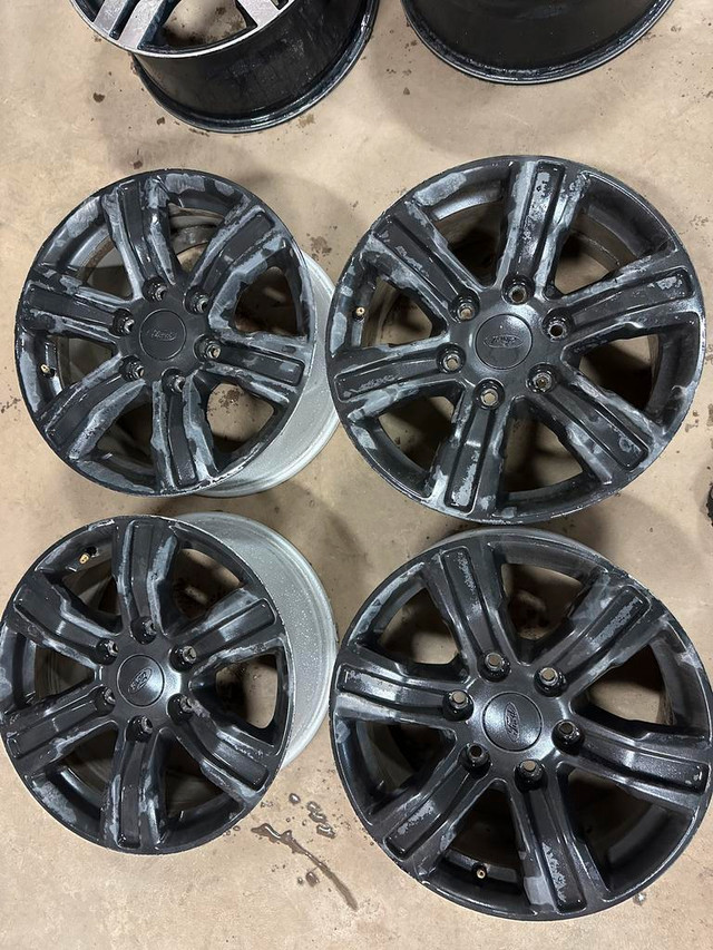 4 mags ford f-150 17 pouces 6x135 avec valves tpms in Tires & Rims in Lévis