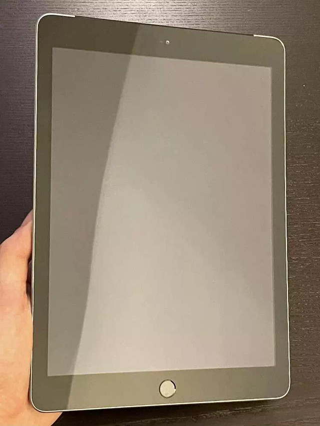 iPad 5 32 GB Unlocked -- Buy from a trusted source (with 5-star customer service!) in iPads & Tablets in Mississauga / Peel Region - Image 3