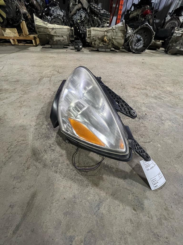 2009 GMC ACADIA LH HEADLAMP ASSY. FOR SALE! in Auto Body Parts - Image 3