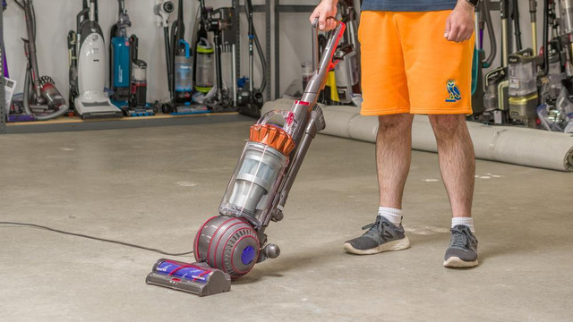 Dyson Ball in Vacuums
