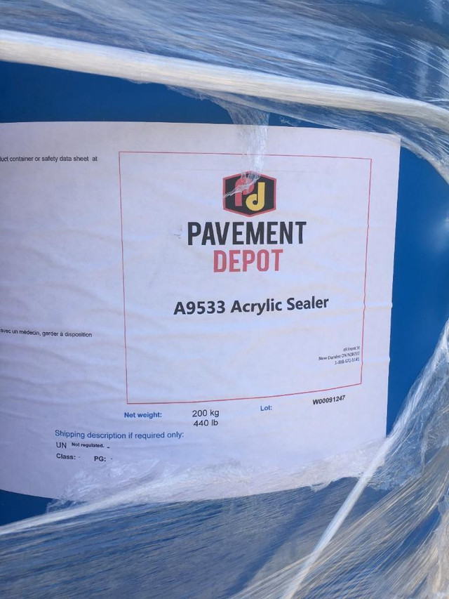 55 Gallons Barrels / Drums of Acrylic Driveway Sealer Asphalt Parking Lot Sealant 8000 Sq ft per drum when Spraying in Other Business & Industrial in Ontario - Image 3