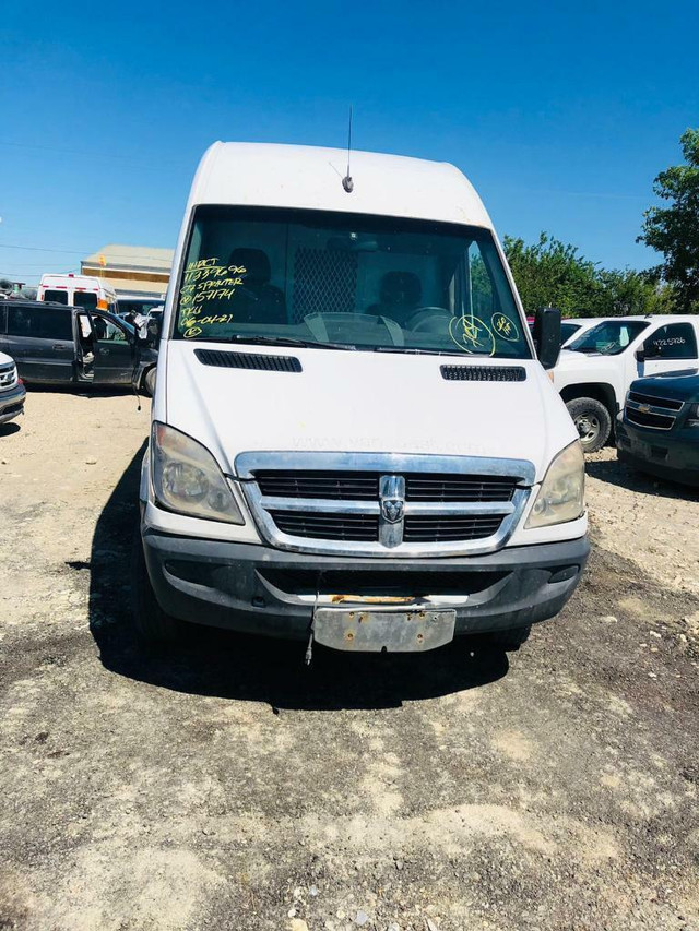 2007 Dodge Sprinter 3500 Van 3.0L Dually 170WB For Parting Out in Auto Body Parts in Alberta - Image 2