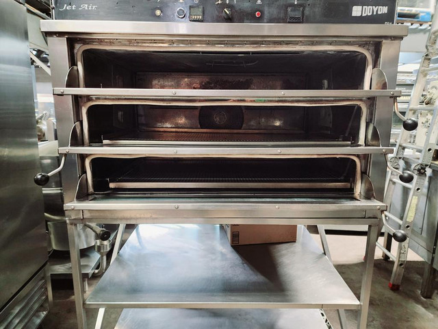 DOYON FOUR A PIZZA  PIZ-6 Pizza OVEN Convection   *** GAZ  **** GAS in Industrial Kitchen Supplies in Greater Montréal - Image 4