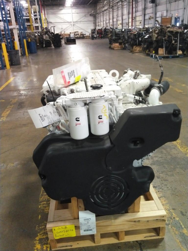 New Cummins Marine Motor With Warranty in Engine & Engine Parts