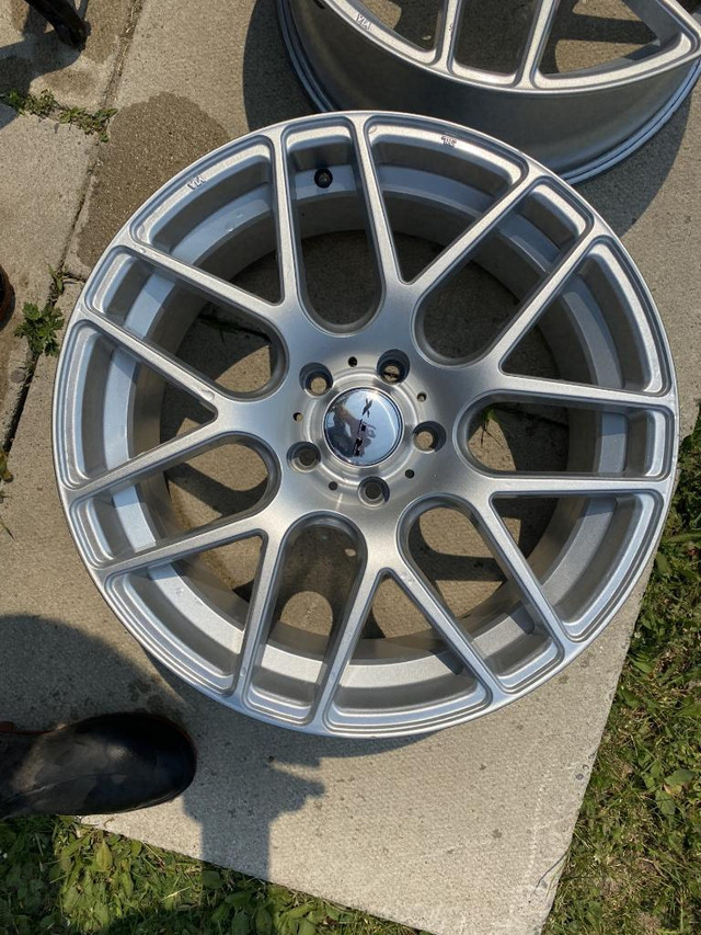 19 INCH WITH TPMS SENSORS BOLT PATTERN IS RIMS 5X120 MM SET OF 4 $850.00 TAG#Q1728 (300BIN3) MIDLAND ON. in Tires & Rims in Ontario - Image 2