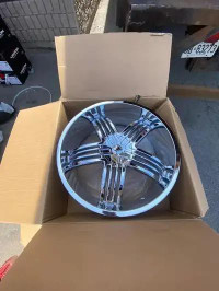 FOUR NEW 24 INCH MAZZI ENTICE CHROME WHEELS !! 6X139.7 / 6X135 !! MOUNTED WITH 305 / 35 R24 LION HART TIRES !!