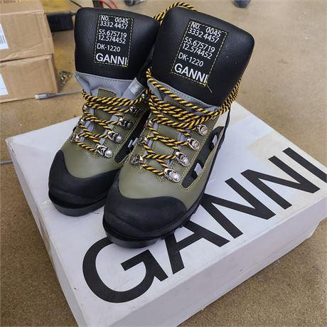 Women's Ganni Trekking Hiking Boot, Size 6US / 36EU - Green in Women's - Shoes in Ontario