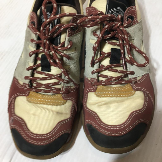 Merrell Womens Running/Hiking Shoes - Size 7 - Pre-Owned - 5G1THF in Women's - Shoes in Calgary - Image 2