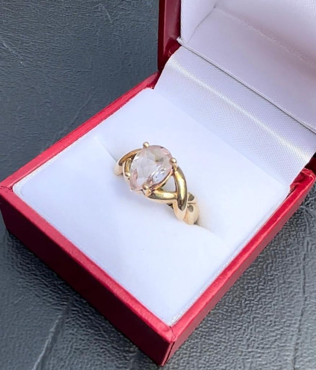 #118 10K yellow gold pear solitaire morganite ring  *Size 6* ON SALE NOW in Jewellery & Watches - Image 2